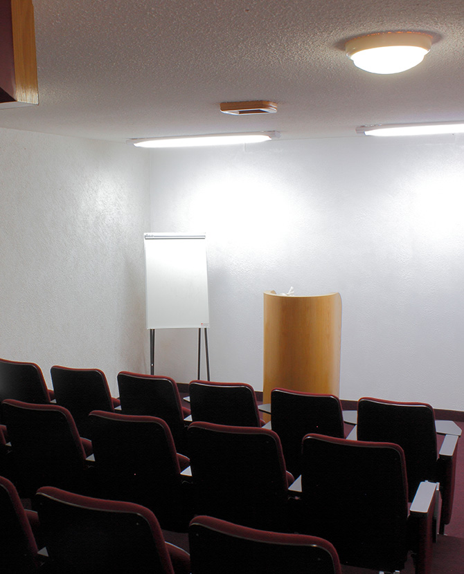Sala de conferencias en Querétaro en hotel de negocios Alcampo.